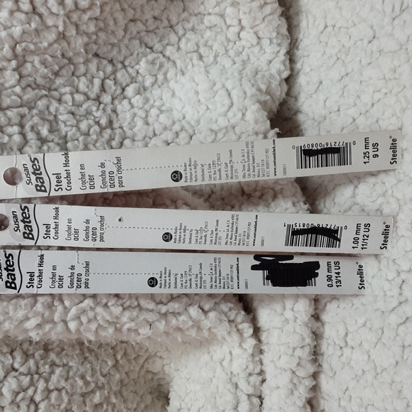Susan Bates new steel crochet hooks - Picture 3 of 3